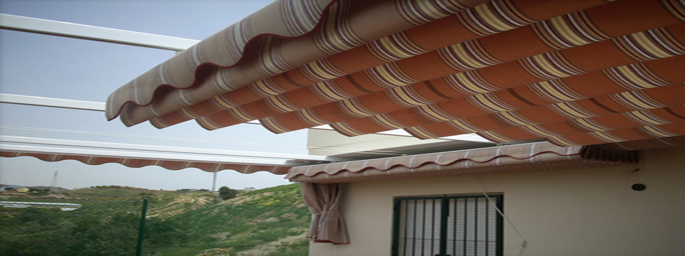 toldo plano entre pared